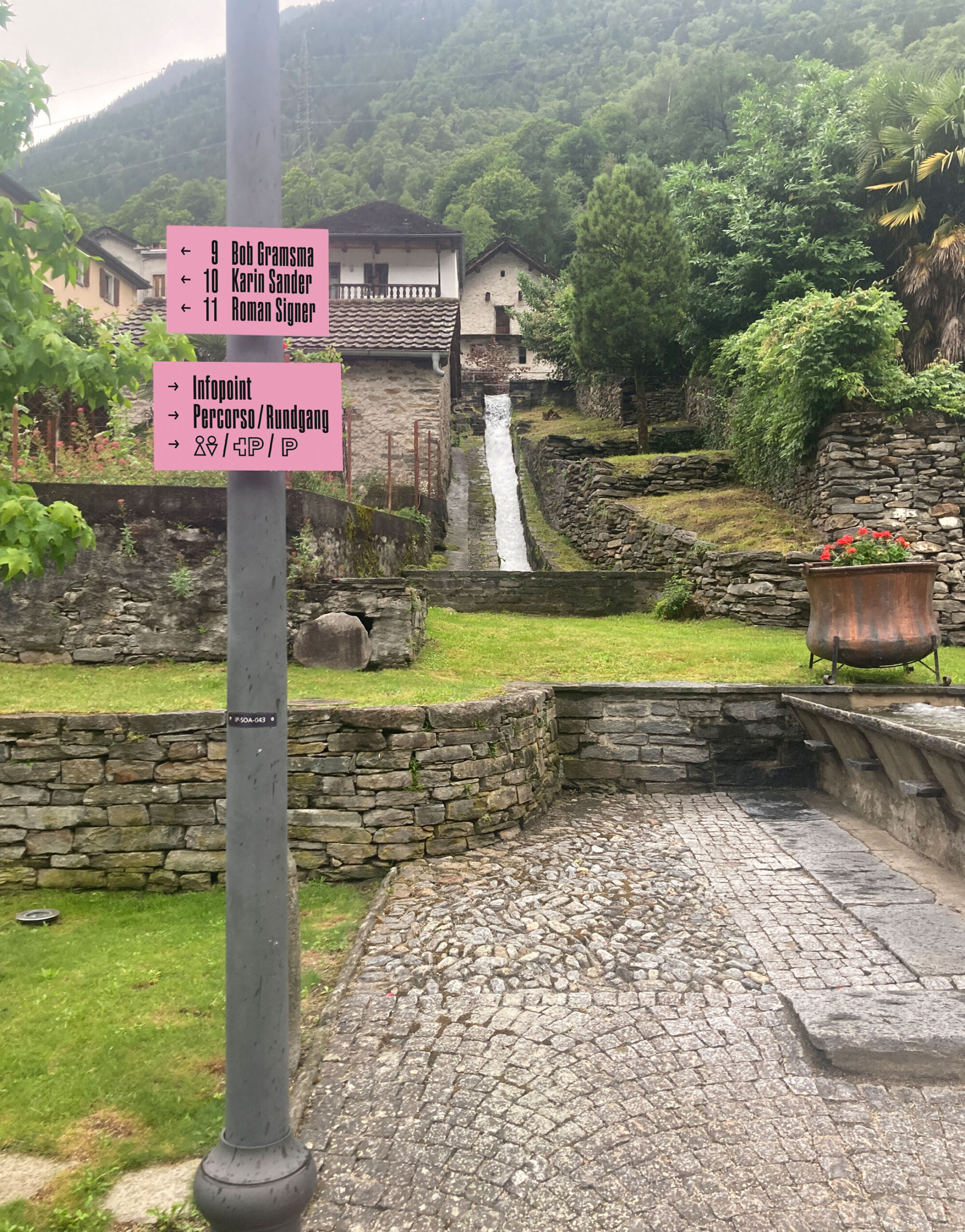 2024 Arte Soazza Outdoor Wegweiser